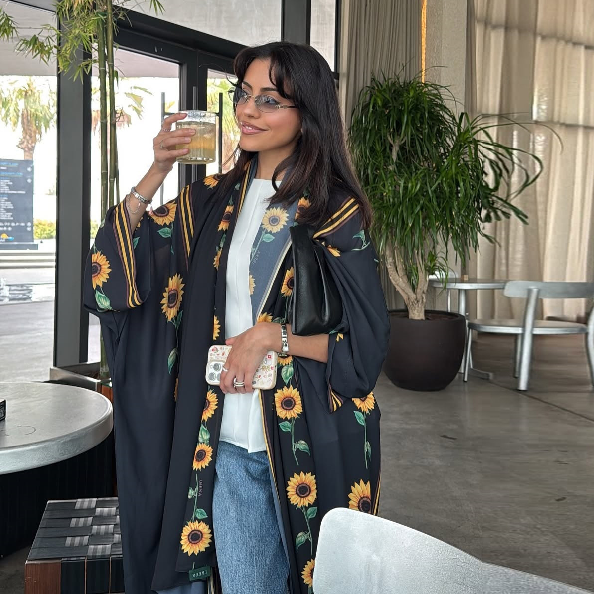 Gaun Cardigan Dubai dengan Jil - Street Fashion Dubai ulasan dan harga